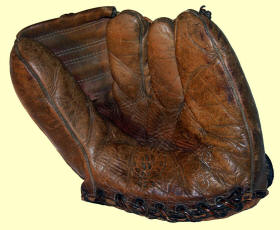 Montgomery Ward - MW Logo 4230 Phil Rizzuto Fielders glove